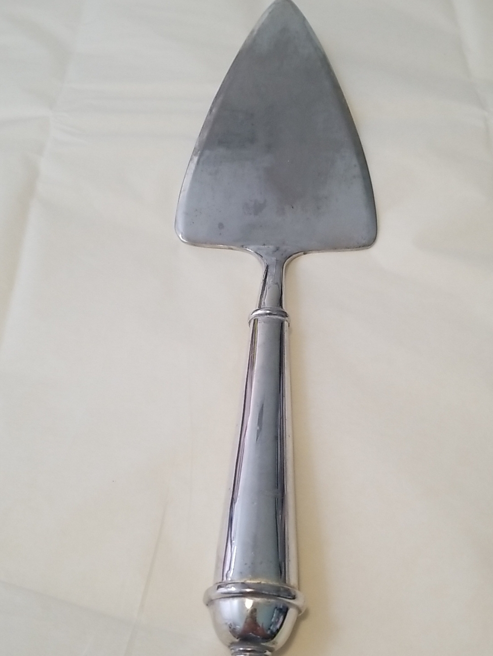 Silver Plated Towel Cake/Pie Server EUC